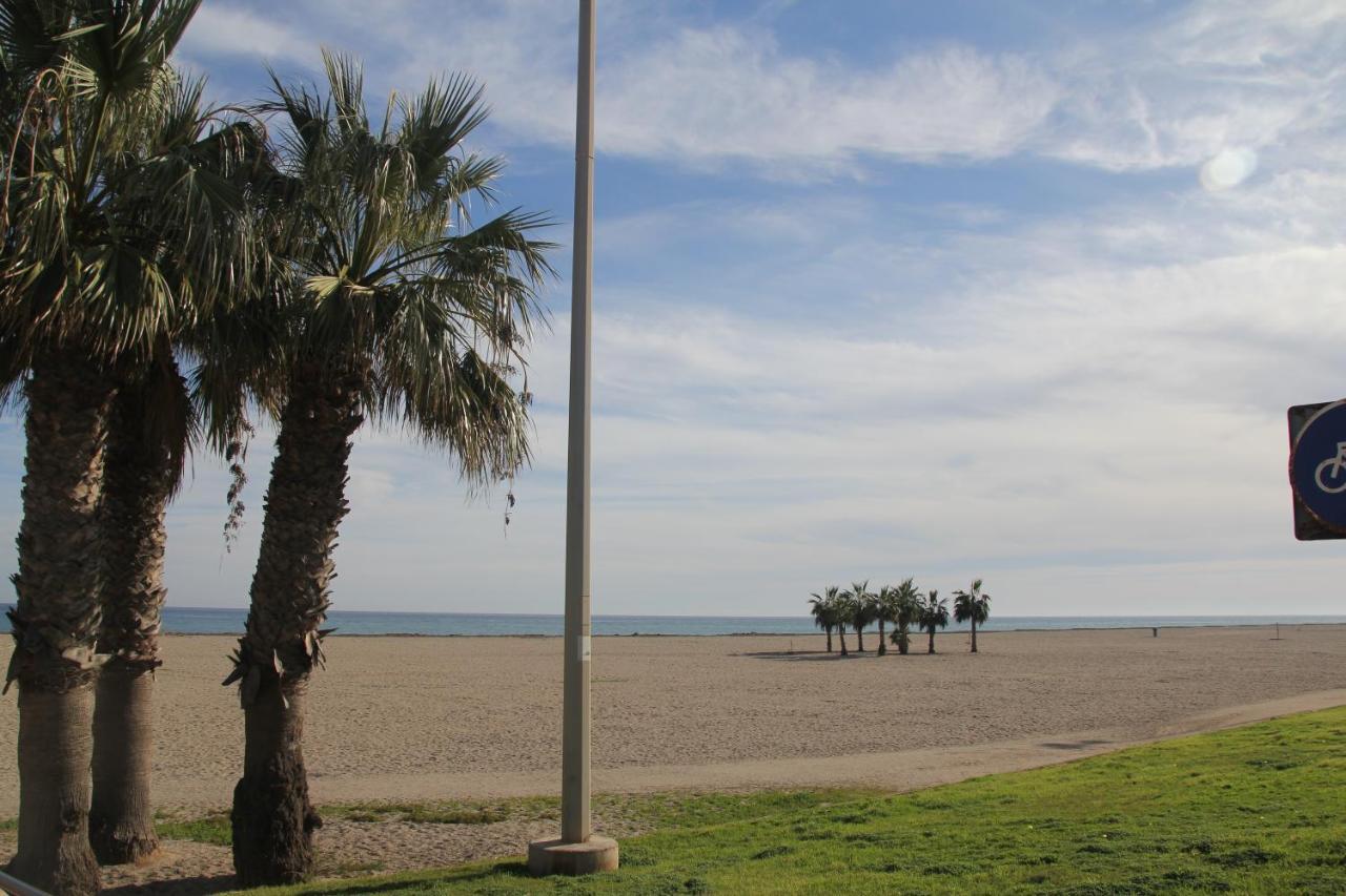 Apartamento En Primera Linea De Playa, Con Vistas A La Playa Y Con Wifi Roquetas de Mar Luaran gambar